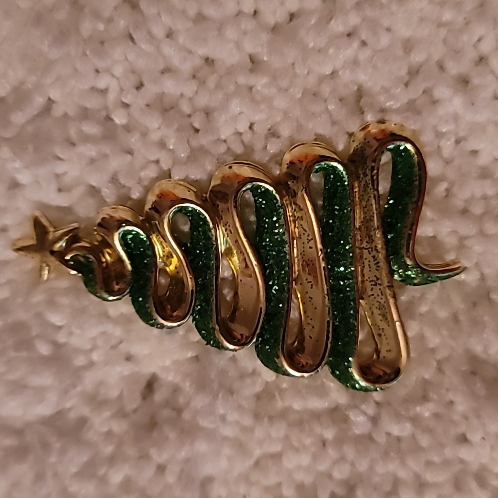 Vintage AJC Pin Brooch Goldtobe Christmas Tree With Star‎ & Green Sparkle Enamel